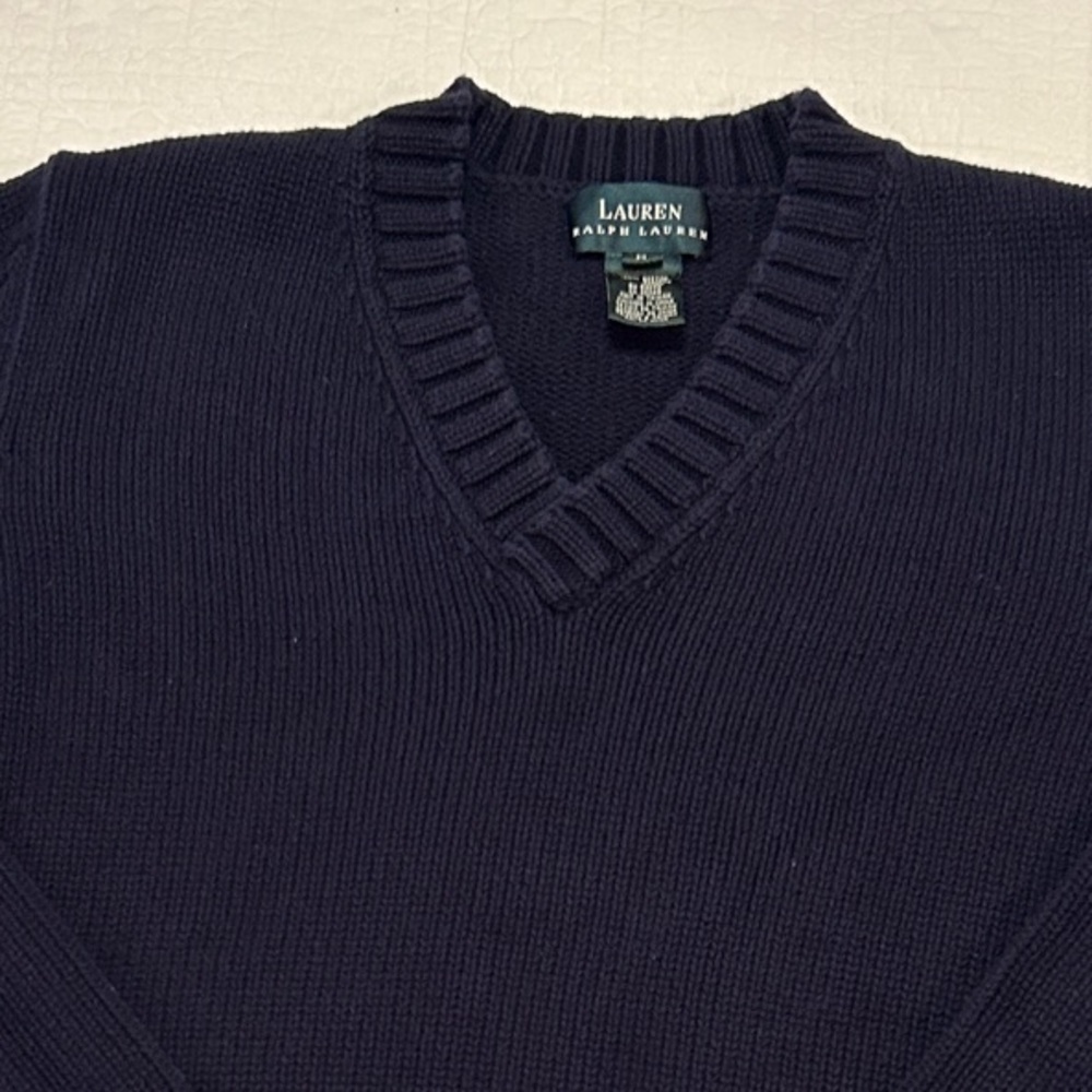 RARE 90’s Lauren Ralph Lauren Deep Navy Long Sleeve V-Neck Sweater. Size M